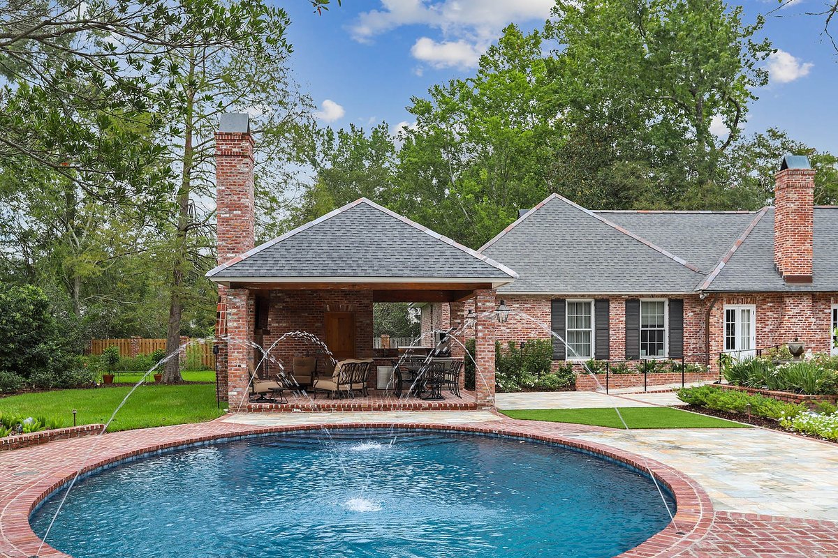 LucasFirminPool's tweet photo. Built for beauty. Made for memories. 💦 Our custom gunite pools deliver quality you can trust and style that never fades. #SunnyDaysAhead #PoolPerfection #DreamPool https://t.co/QuSjLPnr7I