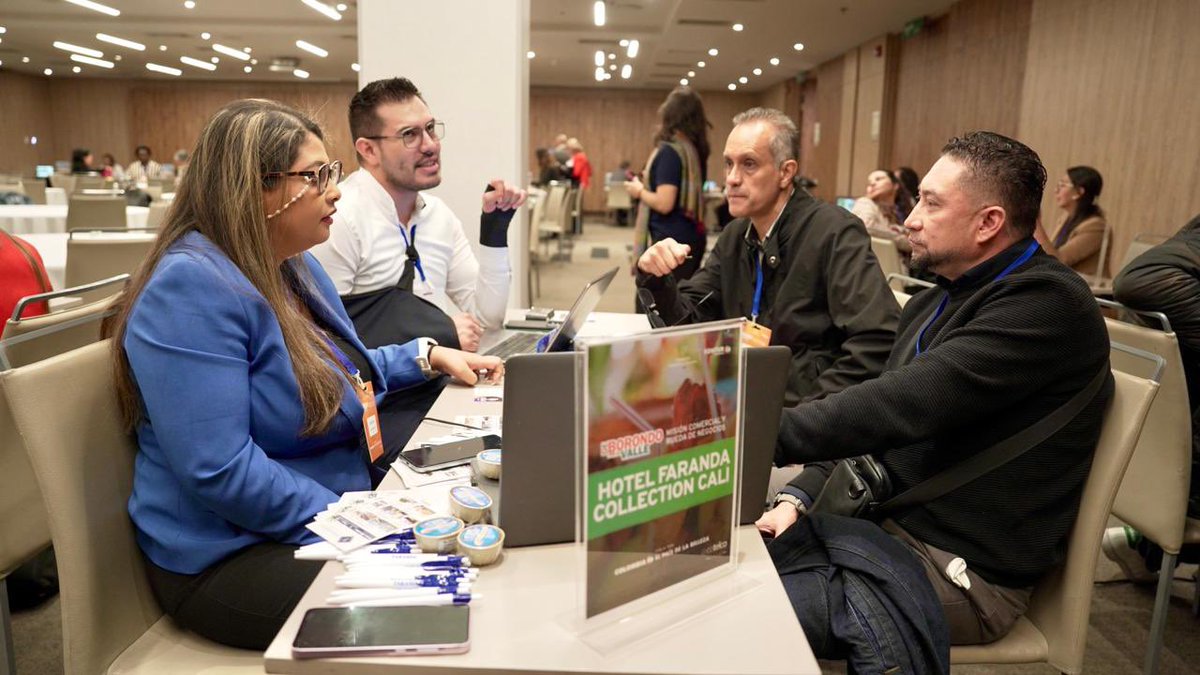 1/3  #AEstaHora |  Estamos en la rueda de negocios para promocionar al #ValleDelCauca como uno de los mejores destinos turísticos que tiene #ElPaísDeLaBelleza. Desde el <a href="/MincomercioCo/">MinComercio Colombia</a> , <a href="/fonturcol/">Fontur Colombia</a> y junto a <a href="/Cotelvalle/">COTELCO Capítulo Valle del Cauca</a> apoyamos a los empresarios vallecaucanos a promover sus