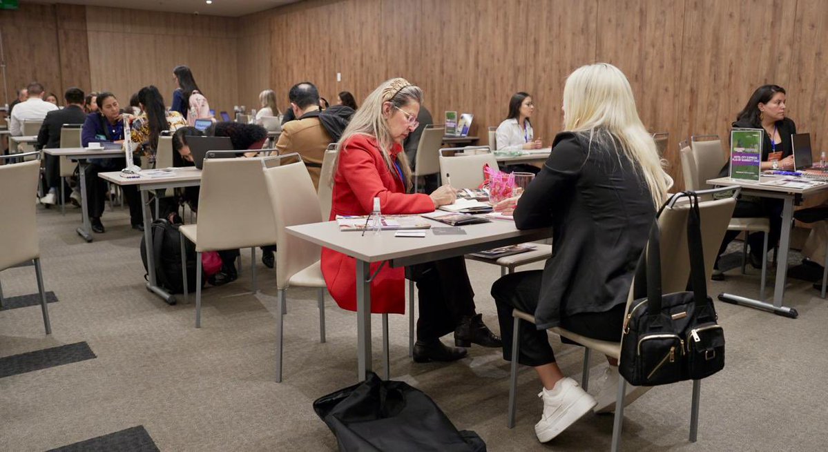 3/3 Pero el Valle no es solo salsa, es un destino de turismo deportivo, ideal para practicar deportes náuticos como el kite surfing en el lago Calima. También es un destino para disfrutar de la naturaleza, hogar de 980 aves, y el lugar en el mundo donde habitan mayor cantidad de