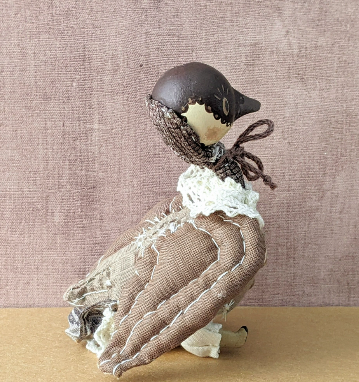 Kanadagans; Canadagoose handsewn &amp; handpainted wooden faced clothdolls, i have stocked  two into shop, link is within bio. 
End Januar , wintertime 2026.