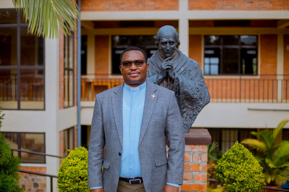 Padiri Jean Pierre Nsabimana yabaye Umuyobozi w'Umuryango w'Abapalotini mu Ntara y'u Rwanda, Congo n'u Bubiligi. <a href="/KabgayiOf/">Diocese of Kabgayi</a> <a href="/DeButare74718/">DIOCESE CATHOLIQUE DE BUTARE</a> <a href="/DioceseCyangugu/">Cyangugu Catholic Diocese</a> <a href="/NyundoYouth/">NYUNDO DIOCESE CATHOLIC YOUTH</a>