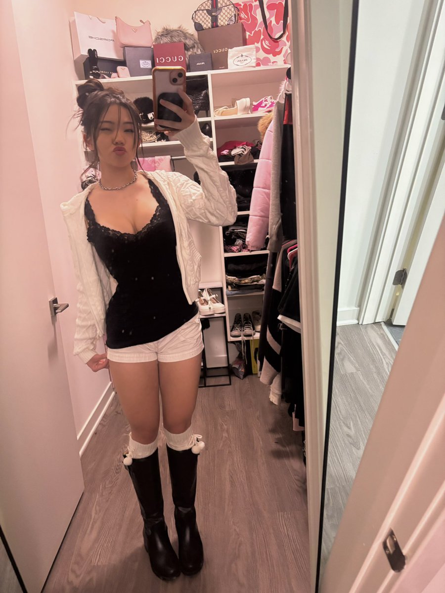 brattykylani's tweet photo. hi boot licker https://t.co/lvtfbLHIPE