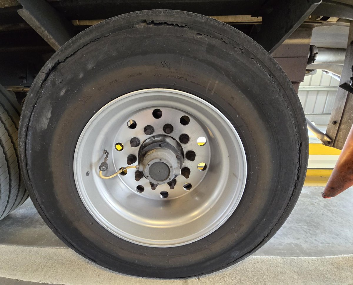 FMCSA's tweet image. 🛞❄️Remember: Cold temps lower tire pressure &amp;amp; traction. Check tires daily for damage, tread, &amp;amp; proper cold pressure. Avoid overloading &amp;amp; consider winter tires for snowy roads. Small steps = big safety impact. #RoadSafety #WinterDriving #FMCSA