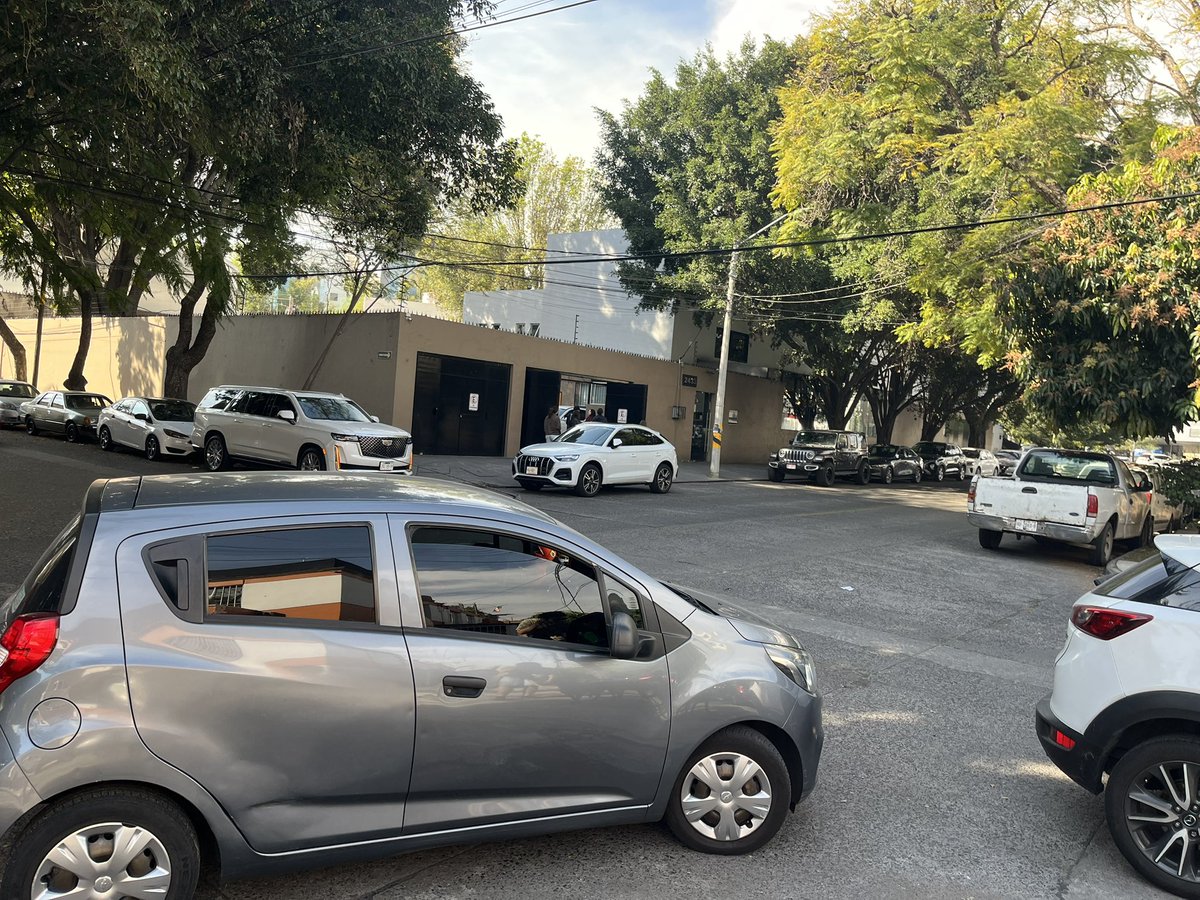 ¿Le surto el tanque? tweet media