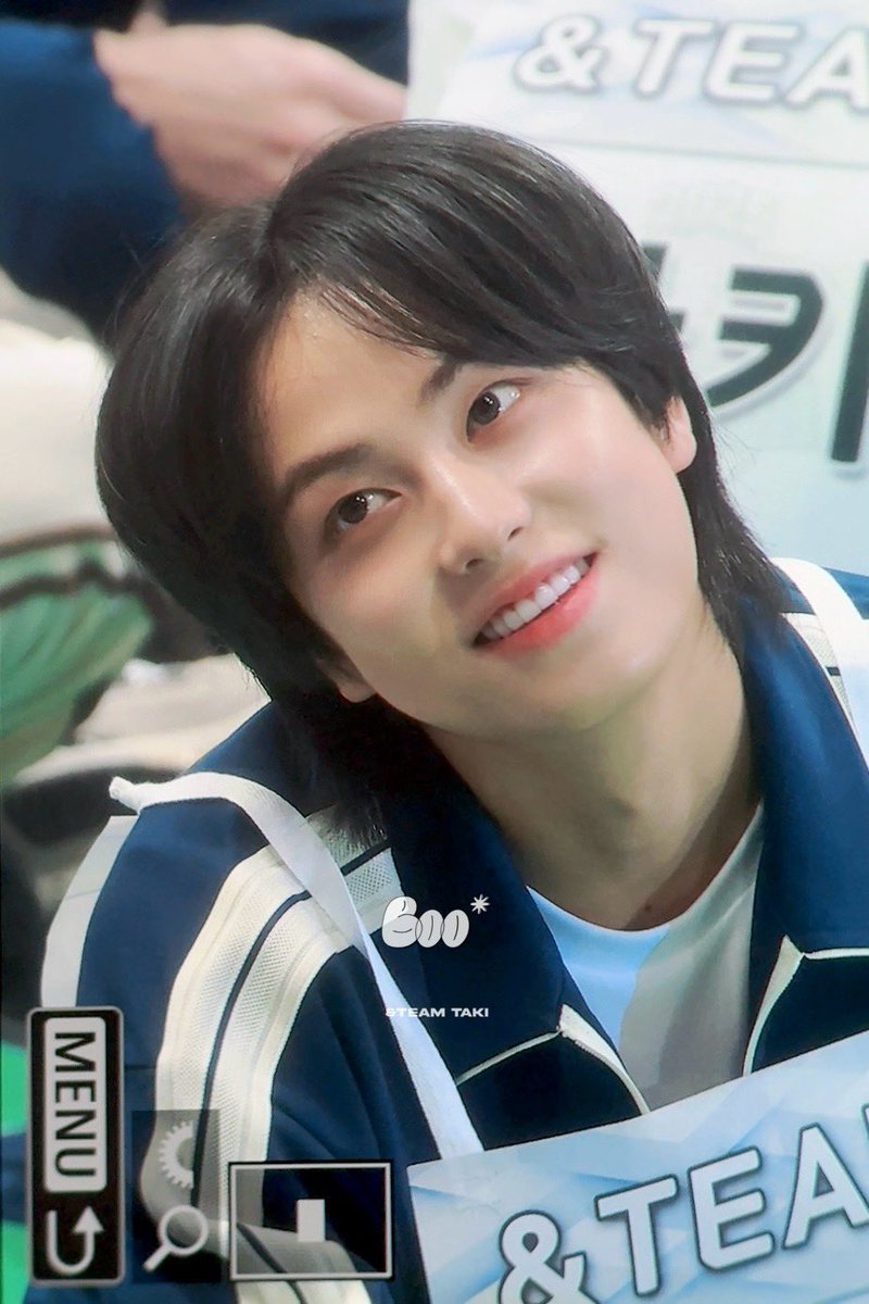 takiiful's tweet photo. when he does look like a girl #overlyinterested https://t.co/ynv3KUo7PR