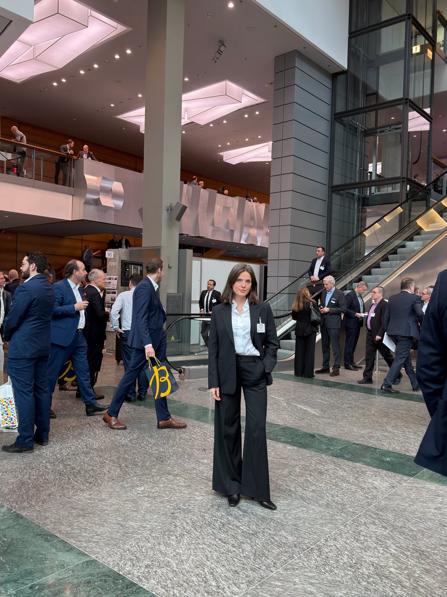 Elena Coles tweet media