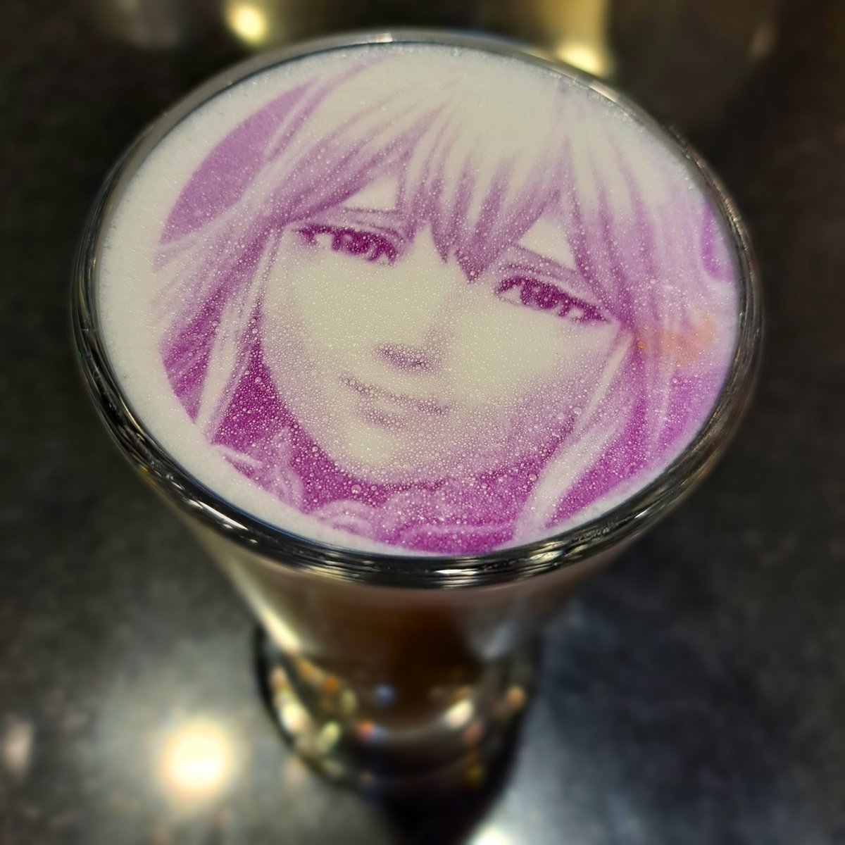 Why is my coffee looking at me like this

#WizDaphne