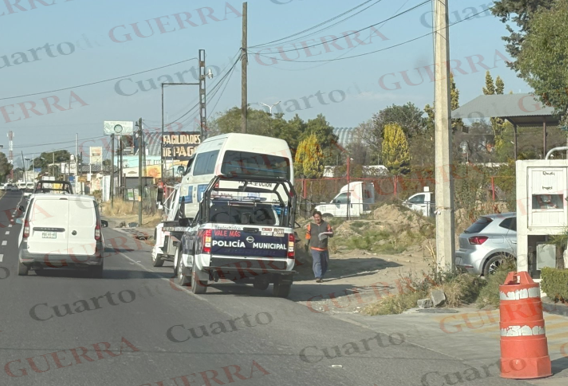 CuartodeGuerraT's tweet photo. ¿Negociazo en Teolocholco? Exhiben uso de grúas pese a prohibición del alcalde Valentín Meléndez
 - Cuarto de Guerra Tlaxcala https://t.co/BMRZGE5Gxj https://t.co/JERvUKnXOQ