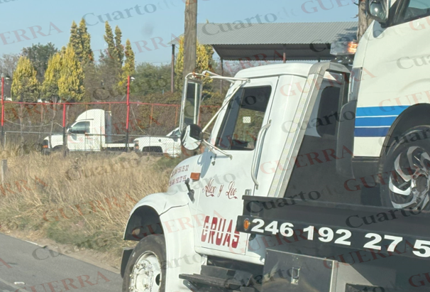 CuartodeGuerraT's tweet photo. ¿Negociazo en Teolocholco? Exhiben uso de grúas pese a prohibición del alcalde Valentín Meléndez
 - Cuarto de Guerra Tlaxcala https://t.co/BMRZGE5Gxj https://t.co/JERvUKnXOQ