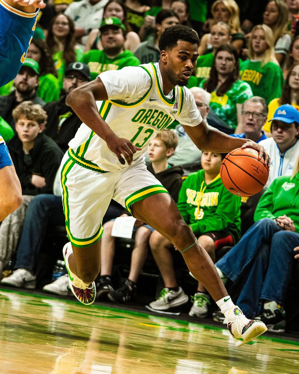 nicekicks's tweet photo. The Oregon Ducks debuted a new Nike Sabrina 3 PE honoring the legacy between the Grateful Dead and the University of Oregon 🦆🔥 https://t.co/V8fbngyLMJ