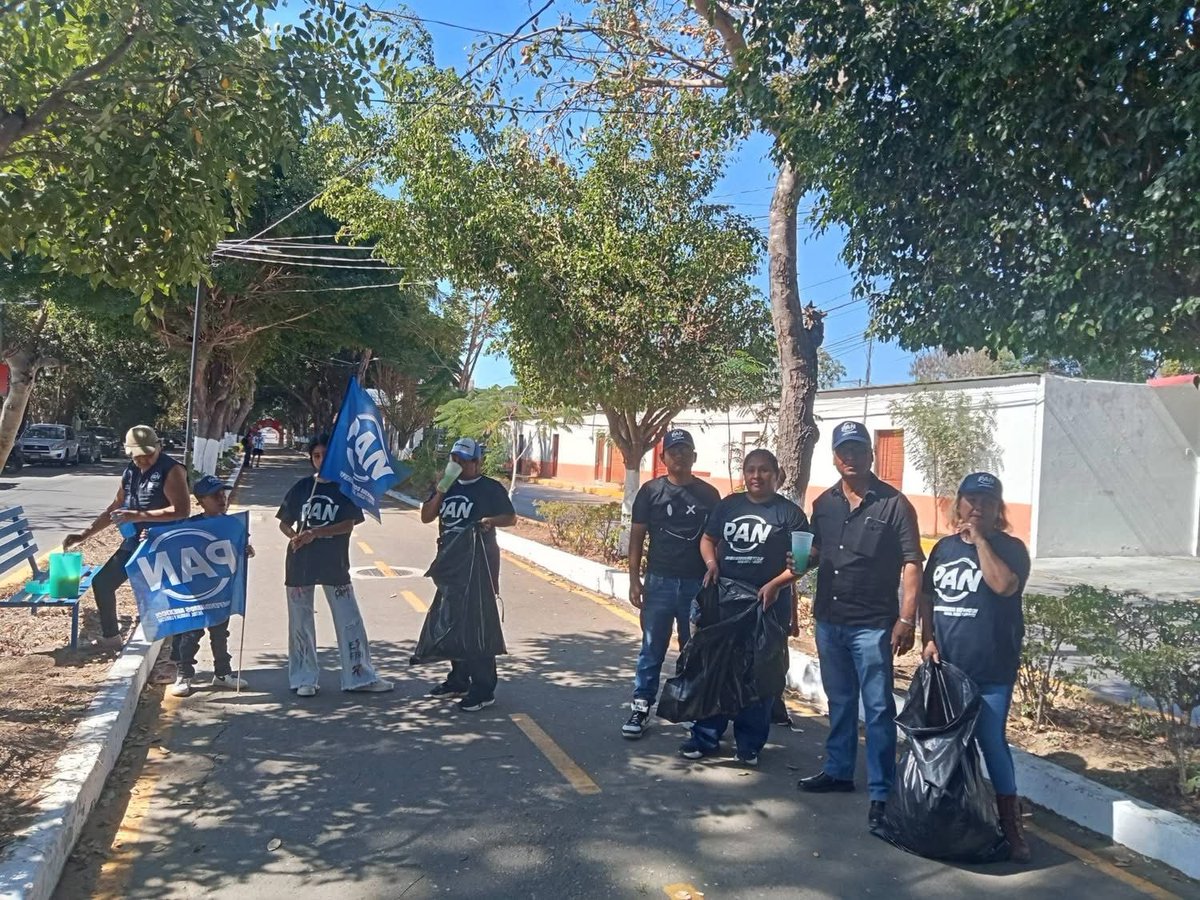 Cuidar los espacios públicos también es construir comunidad. En Villaflores, Yasmín Flores Gurgua, presidenta del PAN municipal, junto a su Comité, encabezó una jornada de limpieza que unió responsabilidad social, participación ciudadana y el compromiso con el entorno compartido.