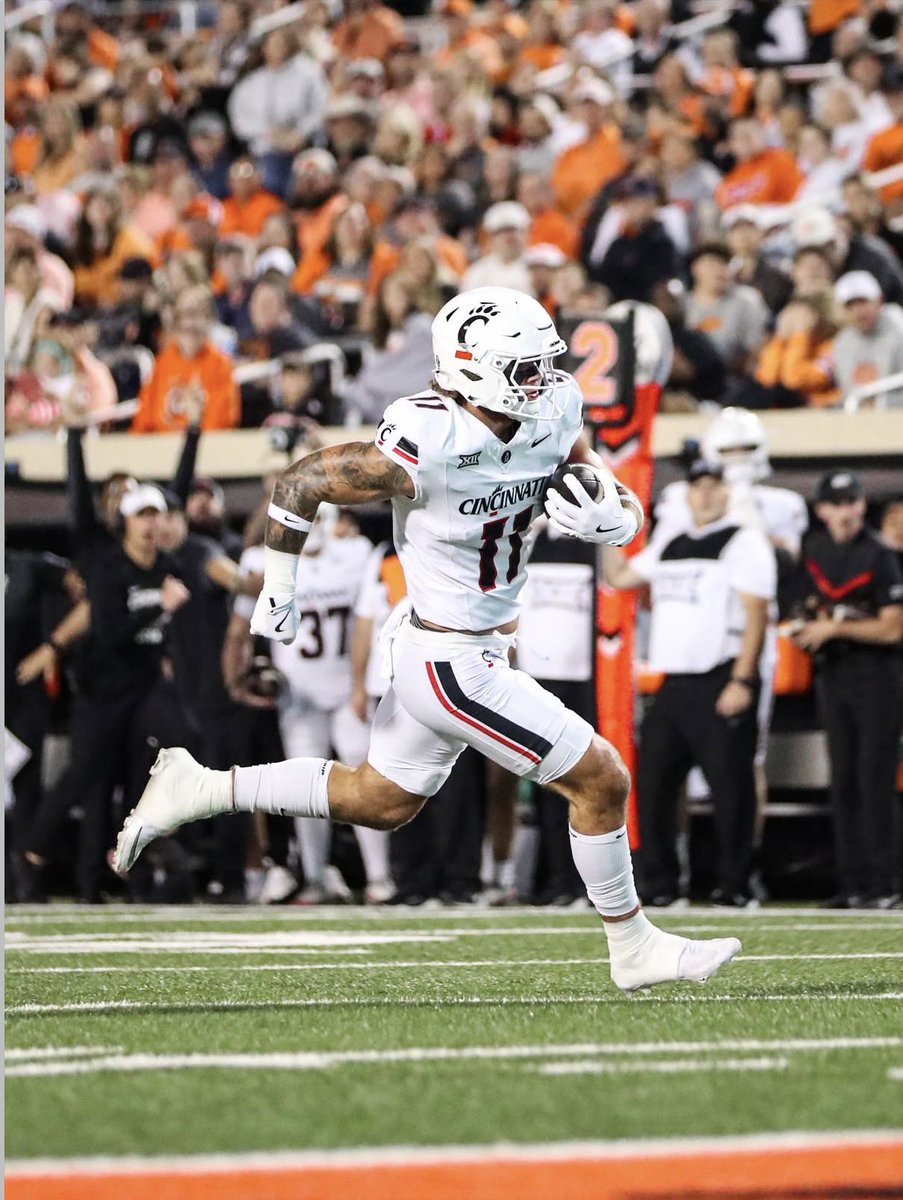 King2028_'s tweet photo. After a great convo with @coach_stepp I’m blessed to receive my 7th d1 offer from Cincinnati!
@_Coach_O @RecruitGeorgia https://t.co/lIuFC07L34