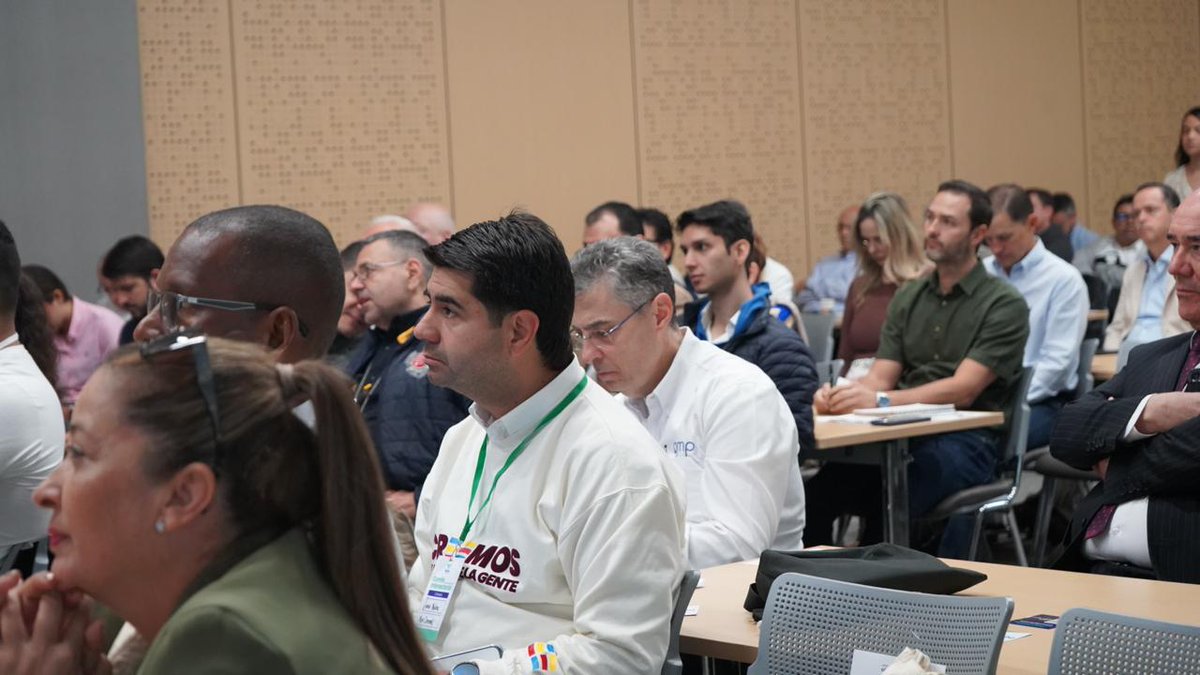 ¡Excelente la jornada de hoy en @Fenalco_Ant!  Destacamos este espacio de conversación entre empresarios y candidatos al Congreso. 
Desde @CreemosCo compartimos nuestras propuestas enfocadas en:
​🔹 Libertad económica y apoyo al empresario. El Estado debe facilitar el trabajo, no