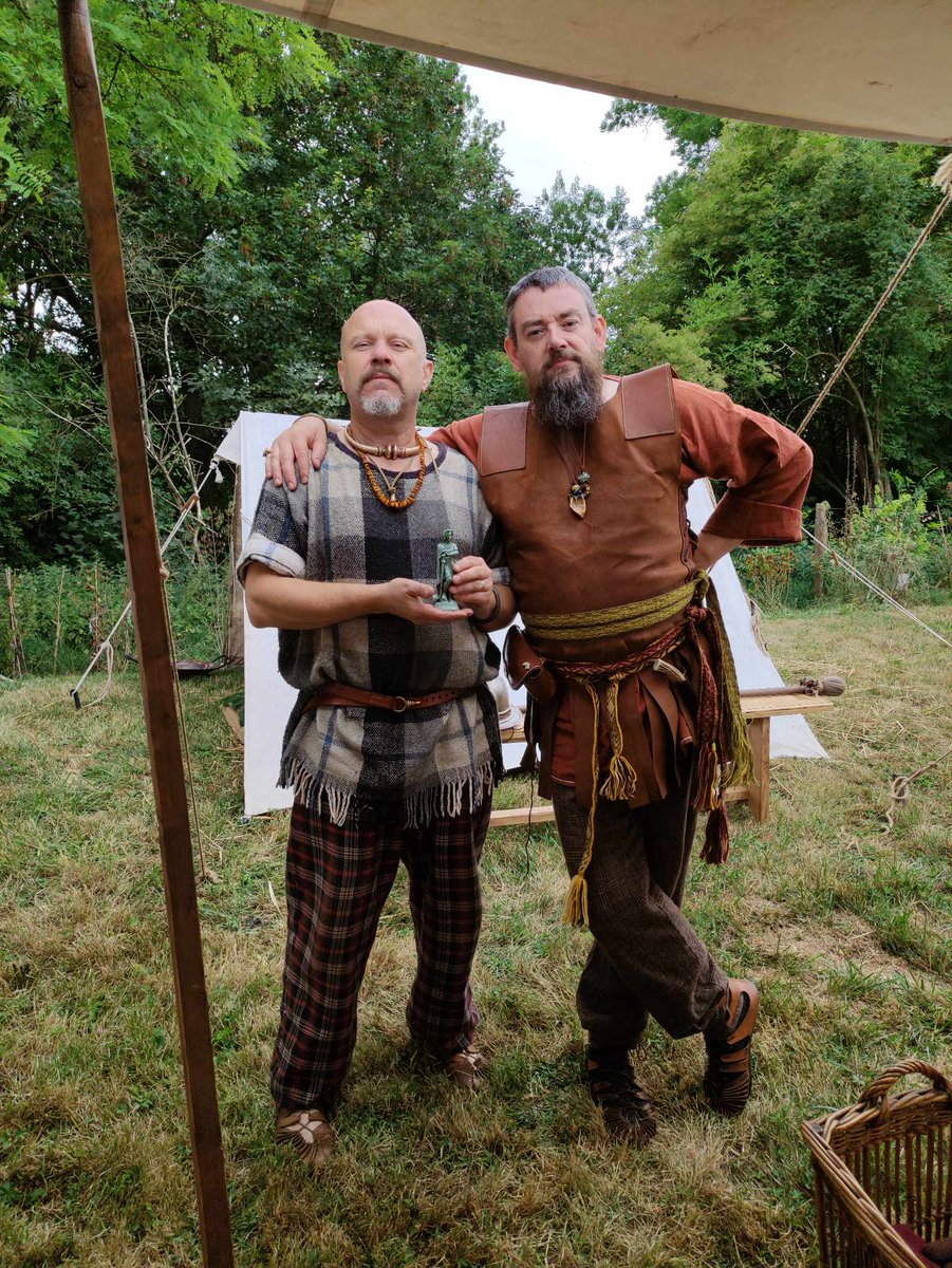 Contoutos Atrébate. tweet media