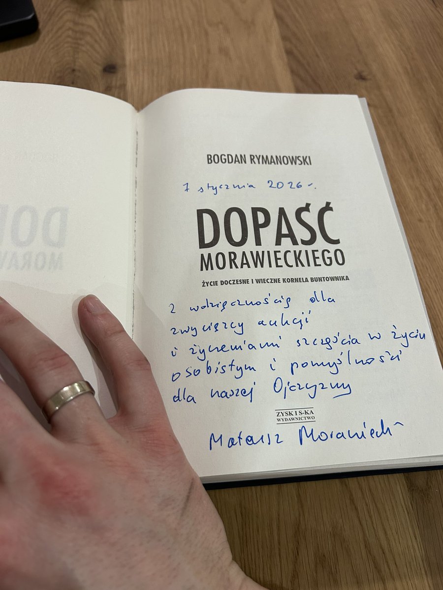 <a href="/CichaNocFund/">Fundacja Cicha Noc</a> <a href="/MorawieckiM/">Mateusz Morawiecki</a> Dziękuję Panie Premierze <a href="/MorawieckiM/">Mateusz Morawiecki</a> za osobistą dedykację w wyjątkowej książce <a href="/BogRymanowski/">Bogdan Rymanowski</a> – fascynującej biografii Kornela Morawieckiego, wielkiego patrioty i bohatera opozycji antykomunistycznej.

Szczególne podziękowania dla <a href="/CichaNocFund/">Fundacja Cicha Noc</a> za rzeczywiste wsparcie dzieci.