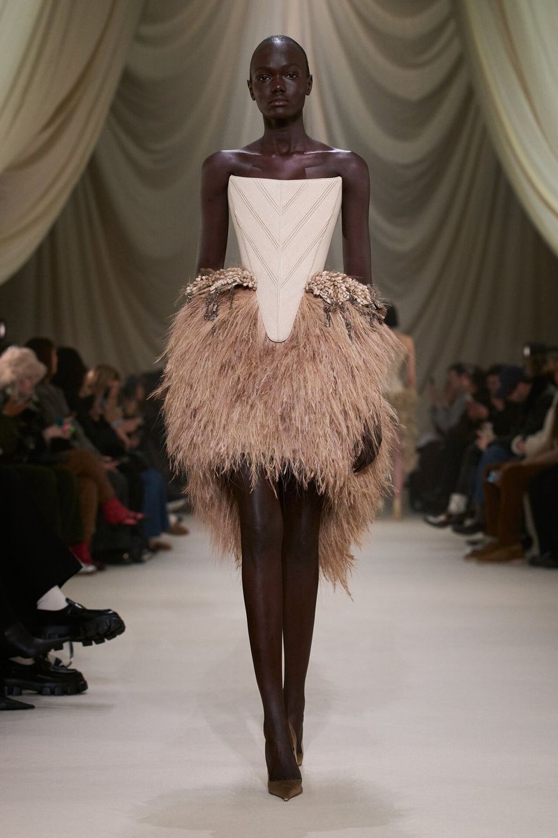 kendam_com's tweet photo. Ashi Studio Spring Summer 2026 Haute Couture collection fashion show at Paris Couture Week SS26 (January 29, 2026) https://t.co/mrTnLnlh0x

#AshiStudio #Hautecouture #SS26HC #Runway #CoutureWeek #Paris #FashionWeek #Kendam https://t.co/G2wrxGgj44