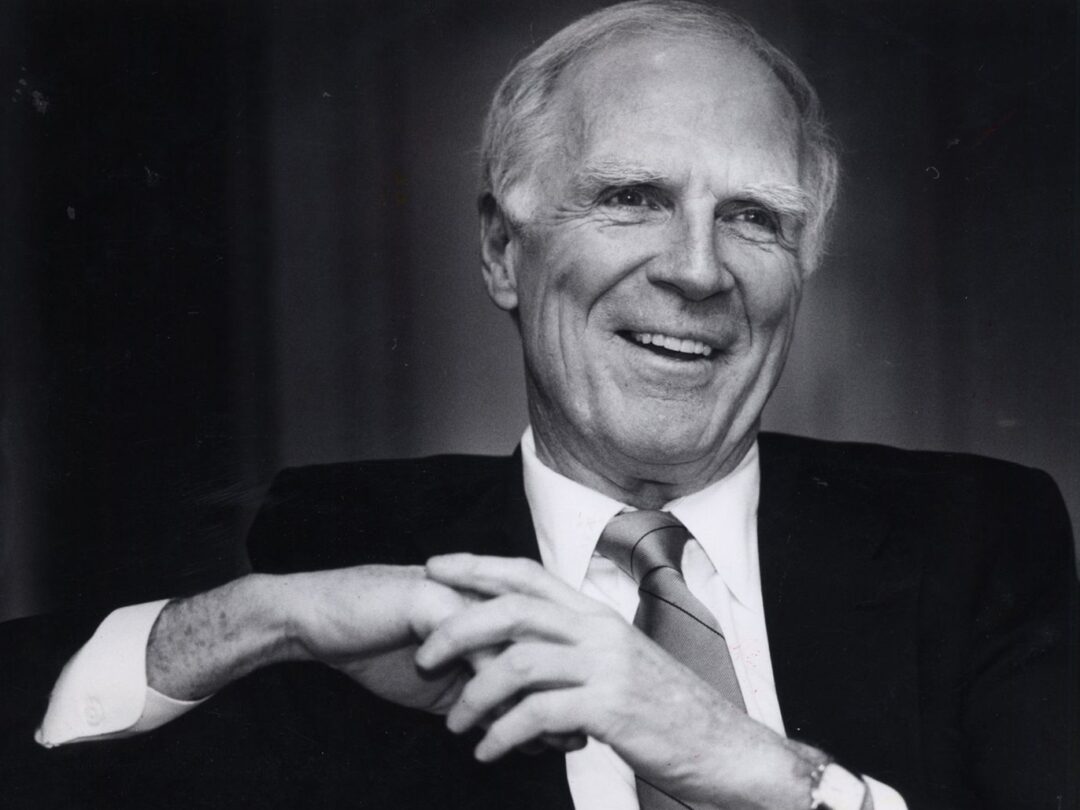 TheBostonIrish's tweet image. Larger than life #BostonMayor Kevin H. White died on January 27, 2012 at age 82. During his 4 terms in office, he revitalized downtown #Boston + branded Boston as a world-class city during the 1976 #Bicentennial celebrations. His statue at #FaneuilHall was unveiled in 2006 + is