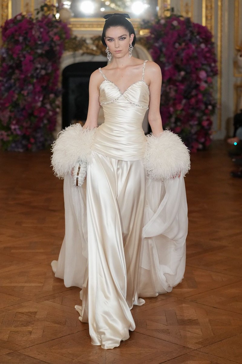 kendam_com's tweet photo. Miss Sohee Spring Summer 2026 Haute Couture collection fashion show at Paris Couture Week SS26 (January 29, 2026) https://t.co/ymsrEwz8lS

#MissSohee #Hautecouture #SS26HC #Runway #CoutureWeek #Paris #FashionWeek #Kendam https://t.co/hFYMPkSUbL