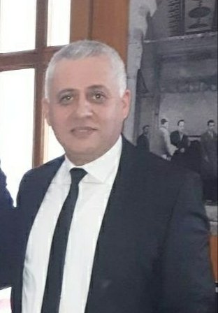 Güven, inşa edilmesi yıllar süren ancak yıkılması saniyeler alan bir köprüdür. Bu köprünün tek sağlam malzemesi dürüstlüktür. İş hayatında, arkadaşlıklarda veya aile içinde dürüstlüğü ilke edinen kişiler, çevrelerinde sarsılmaz bir saygınlık kazanırlar.
Hayırlı Cumalar