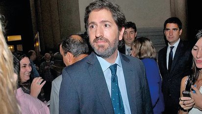 <a href="/intisumaj2/">El Tío de Inti🌞</a> En cualquier otro país la Justicia ya hubiese hecho lo que corresponda para ése tipo de delito.Aquí no hay hay Justicia.Los poderes no son independientes.
Es una democracia con bajo grado de intensidad.El choreo se naturalizó y la causa duerme en algún cajón del juez Casanello.