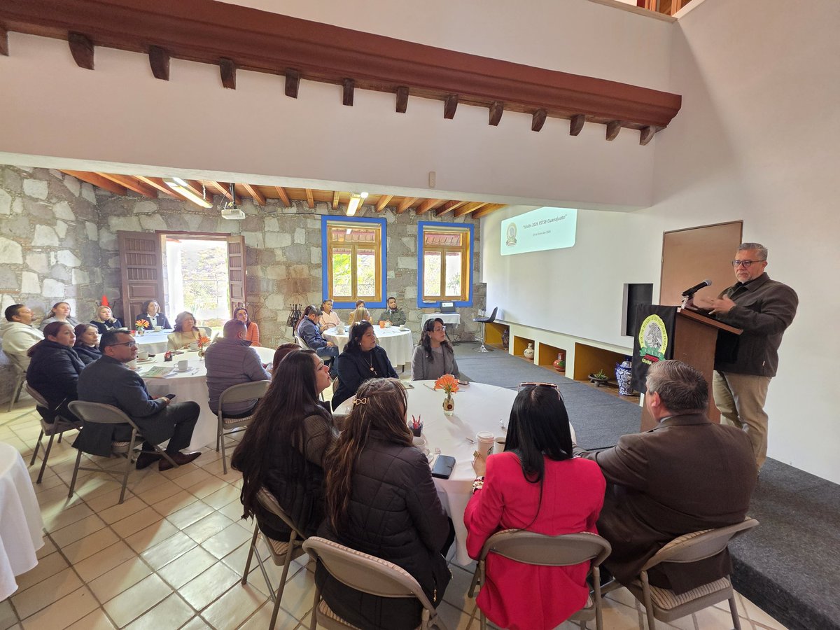 Unidad que marca el rumbo del 2026

En el marco del Evento de Bienvenida de Líderes FSTSE Guanajuato, se reafirmó que la fuerza del sindicalismo está en la unidad, la claridad de objetivos y la defensa colectiva de los derechos laborales.
El Mtro. José Martín Cano Martínez,
