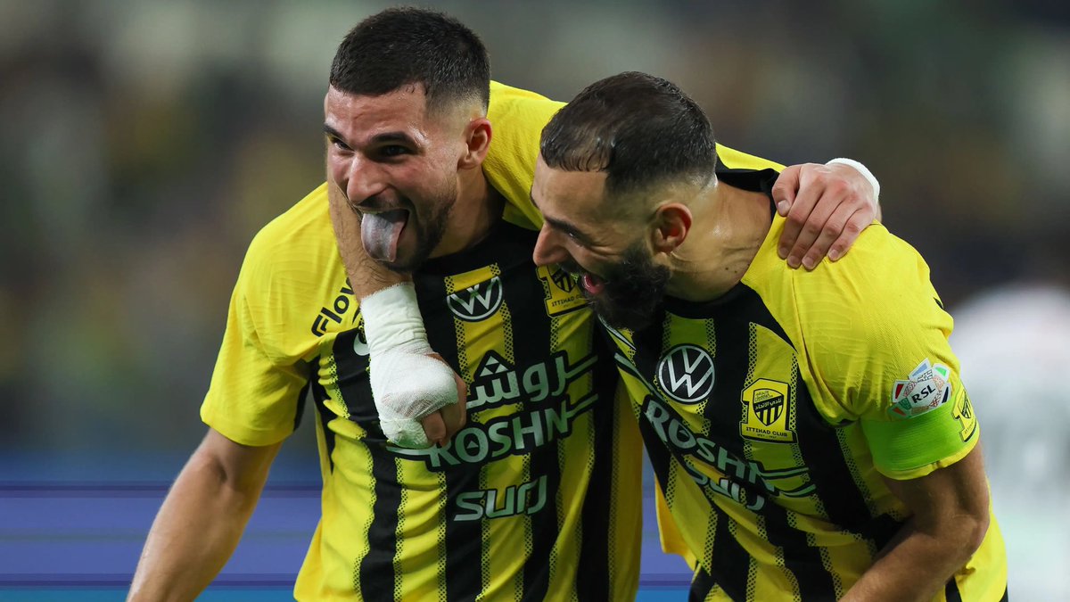 بعيد عن النتيجة لكن اليوم اول مرة اشوف فريق حقيقي على ارض الملعب ويلعب بكل شراسه 

السبب ؟ الثنائي هذا ماهو موجود وطبعًا ناقصنا استبعاد ديابي ونصير فريق كرة قدم حقيقي 

العصابة الفرنسية لاعاد نشوفها وبتزين امورنا