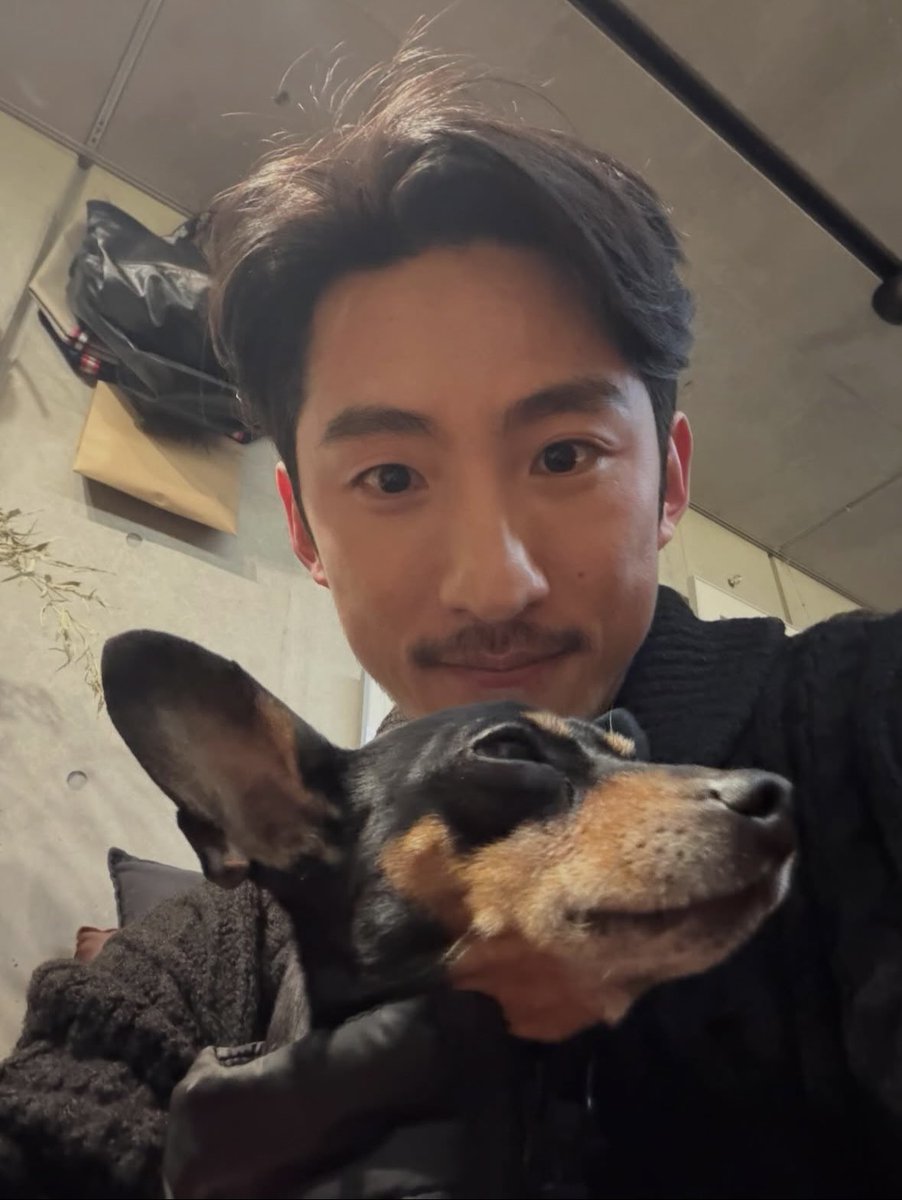 lornhub's tweet image. taeheon’s recent instagram post including a photo with jobu’s dog 👀 THEY’RE LEAVING THAT GREENROOM TOGETHER YES GAWD