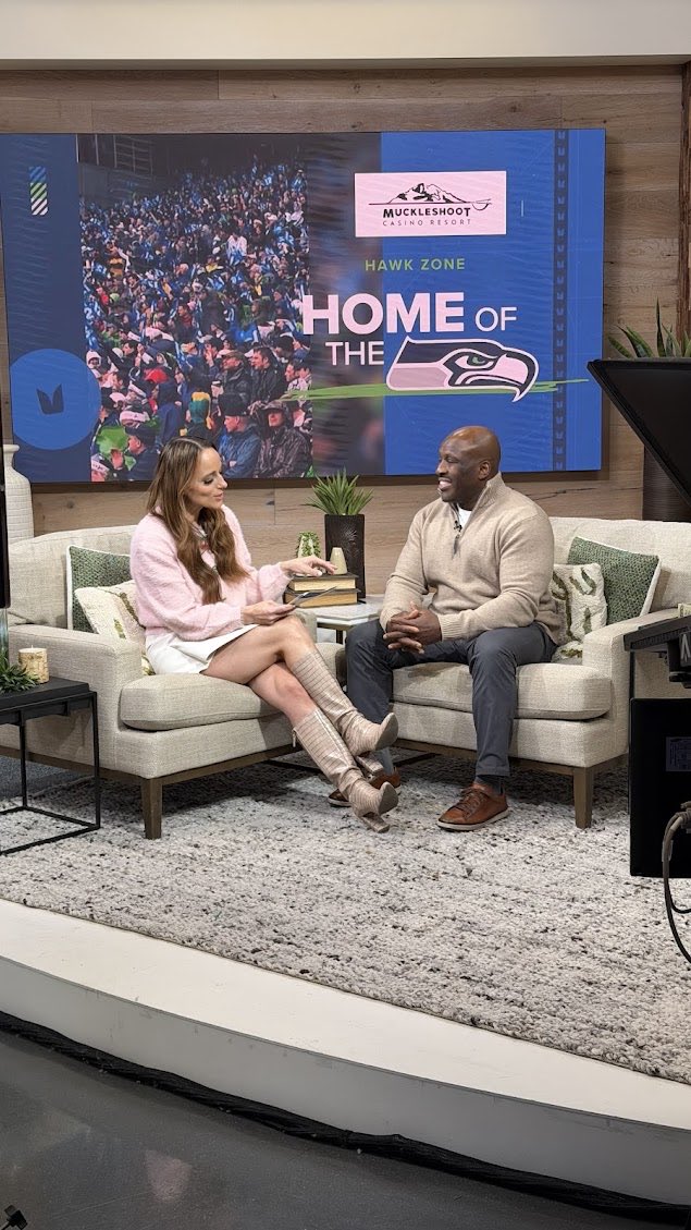 Kelly Hanson tweet media