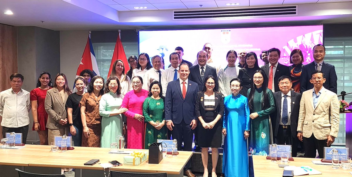 RPolancoF's tweet photo. Conmemoran 67 aniversario del triunfo de la Revolución Cubana en Ciudad Ho Chi Minh.

Cónsul General Ariadne Feo agradeció a la Asociación de Amistad Vietnam-Cuba en la Ciudad y a la Unión de Organizaciones de Amistad por su permanente solidaridad. https://t.co/bMComqYvHc