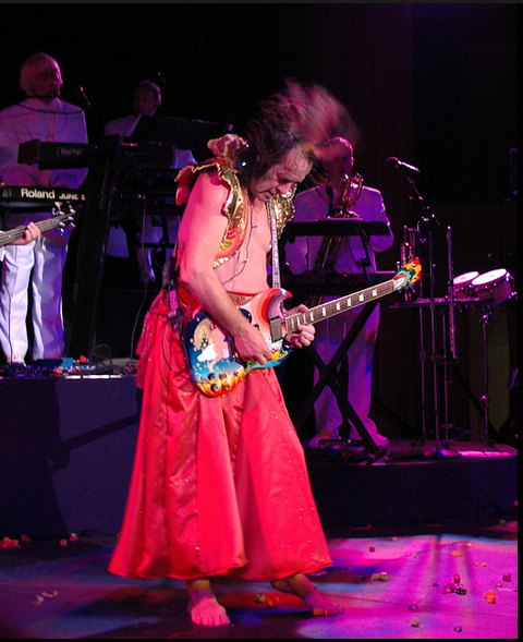 UberZeitgeist's tweet photo. @Hot_Pepper76 You found @toddrundgren and 1973 and #AWATS .....congratulations! Wait until you stumble across his 2009 recreation of #AWATS Tour - and then see what you say then. Here's a taste.... https://t.co/d9FaZO6i4r