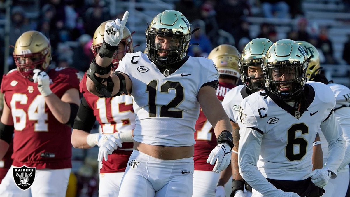 After a conversation with <a href="/Co_Jackson21/">Chevis Jackson</a> I am blessed to receive a offer from Wake Forest University 💛🖤<a href="/CoachJonHaskins/">Jon Haskins</a> <a href="/JaredClark2/">Jared Clark</a> <a href="/247Sports/">247Sports</a>