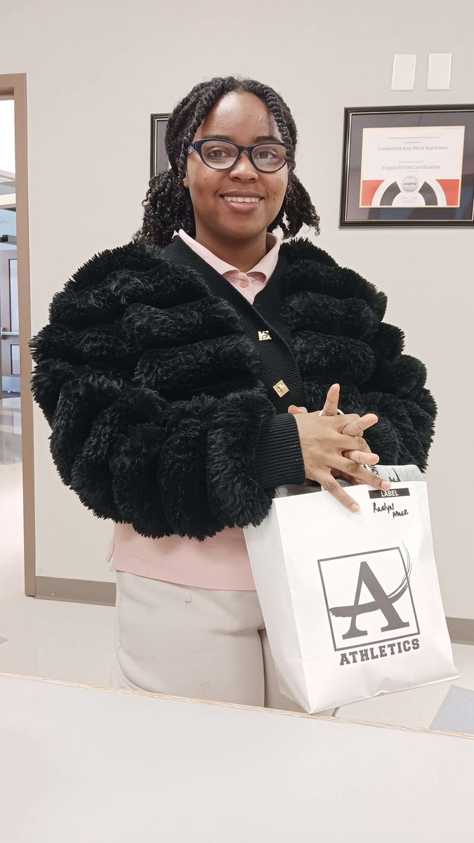 aps_cskywla's tweet photo. ๐ Athlete of the Month Shoutout!
๐ฎ November (Esports): Raleyn Mack
๐ October (Flag Football): Rhianna Nixon
Congrats on being honored by APS Athletics with excellence and pride! ๐ฆ
๐ช๐ฝ
#AthleteOfTheMonth #SoarWithCSK #CSKAthletics https://t.co/bRvYRa0IYQ