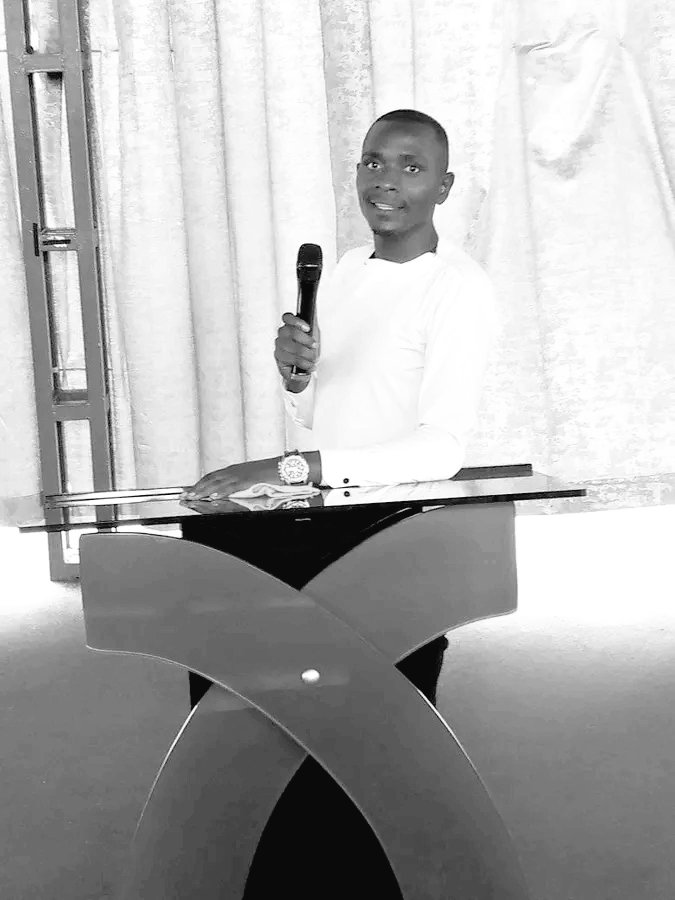 Ndiho kandi nzabaho Imana ishimwe ko yambereye iyo kwizera