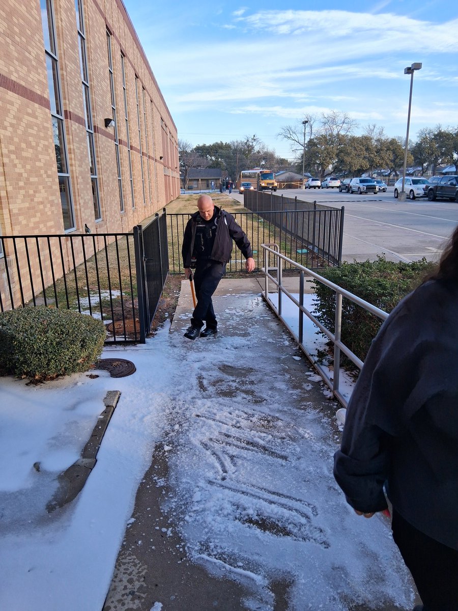 Melanie Graves 👩🏼‍🏫🏅🧩🎓 tweet media