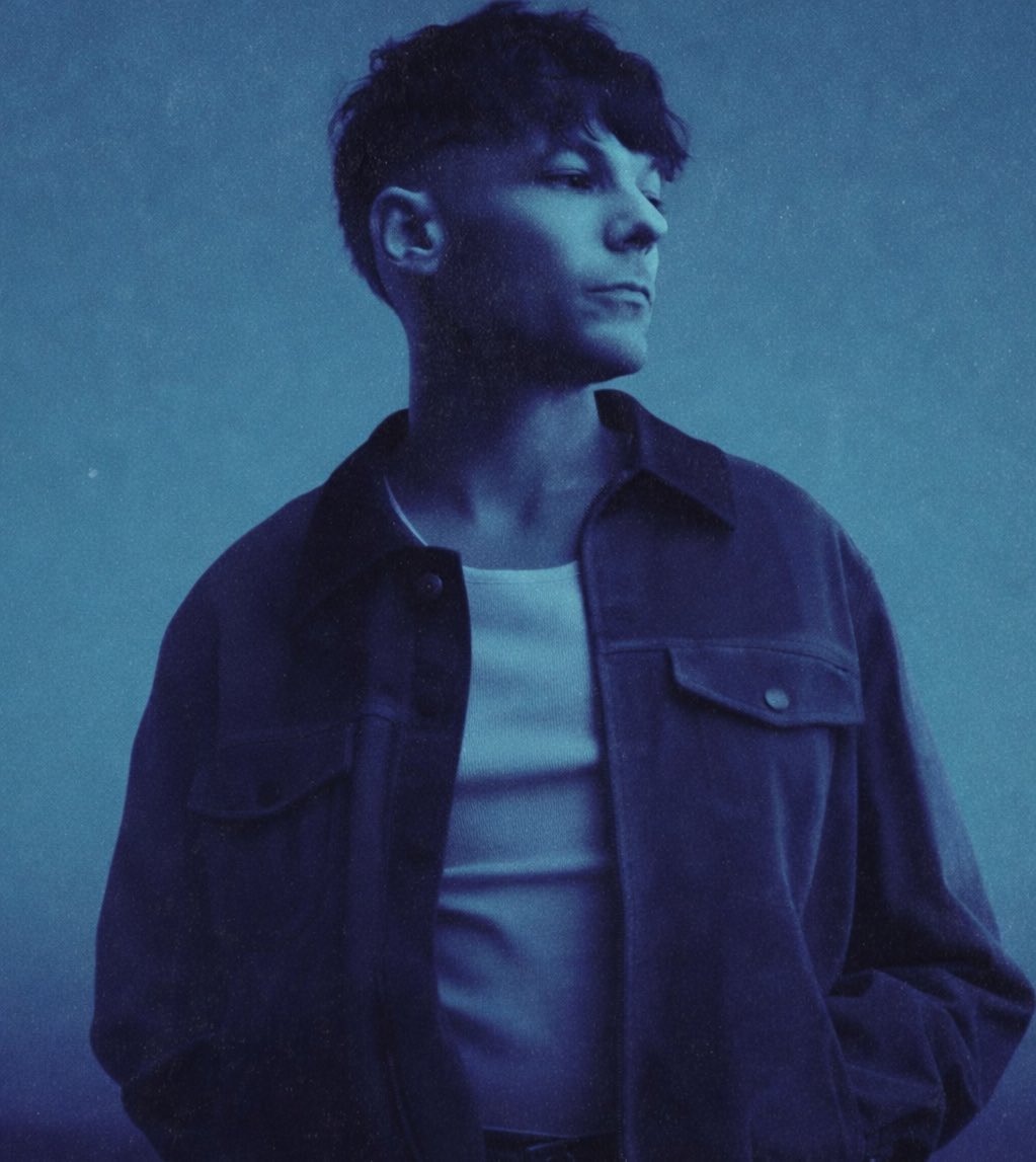 t91loupics's tweet image. him. 🌀🤍⭐️