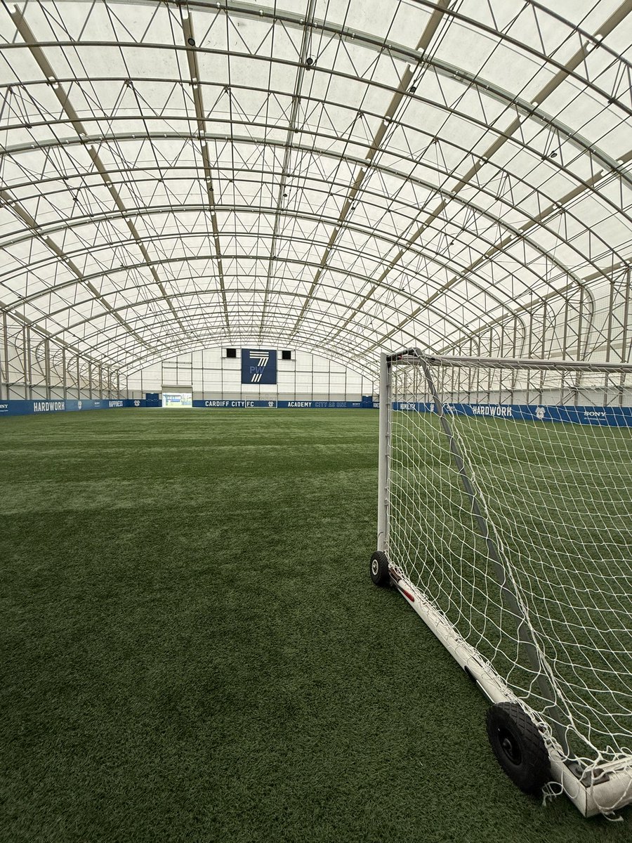 GeorgeOCoaching's tweet photo. On Monday 26th January, I attended my second residential as part of my master’s degree at the University of South Wales, where I am studying MSc Advanced Performance Football Coaching alongside my UEFA A Licence 🎓⚽️ https://t.co/hZoqJ2oJ27