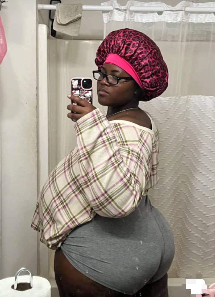 thickthickazz's tweet photo. Who can handle all this phat ass? https://t.co/kJOMgf00mX