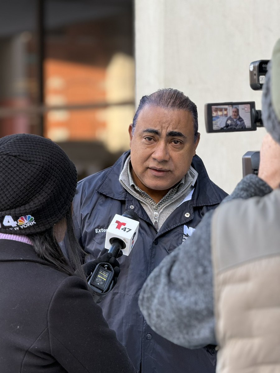 NYCHousing's tweet photo. Catch @FernandoA again this afternoon on @Telemundo47 where he shares further tips on getting through these frigid temperatures and navigating building maintenance issues. Stay warm and stay safe. https://t.co/VNEAnnGrmR