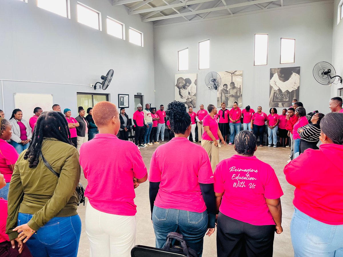 Kate Groch tweet media