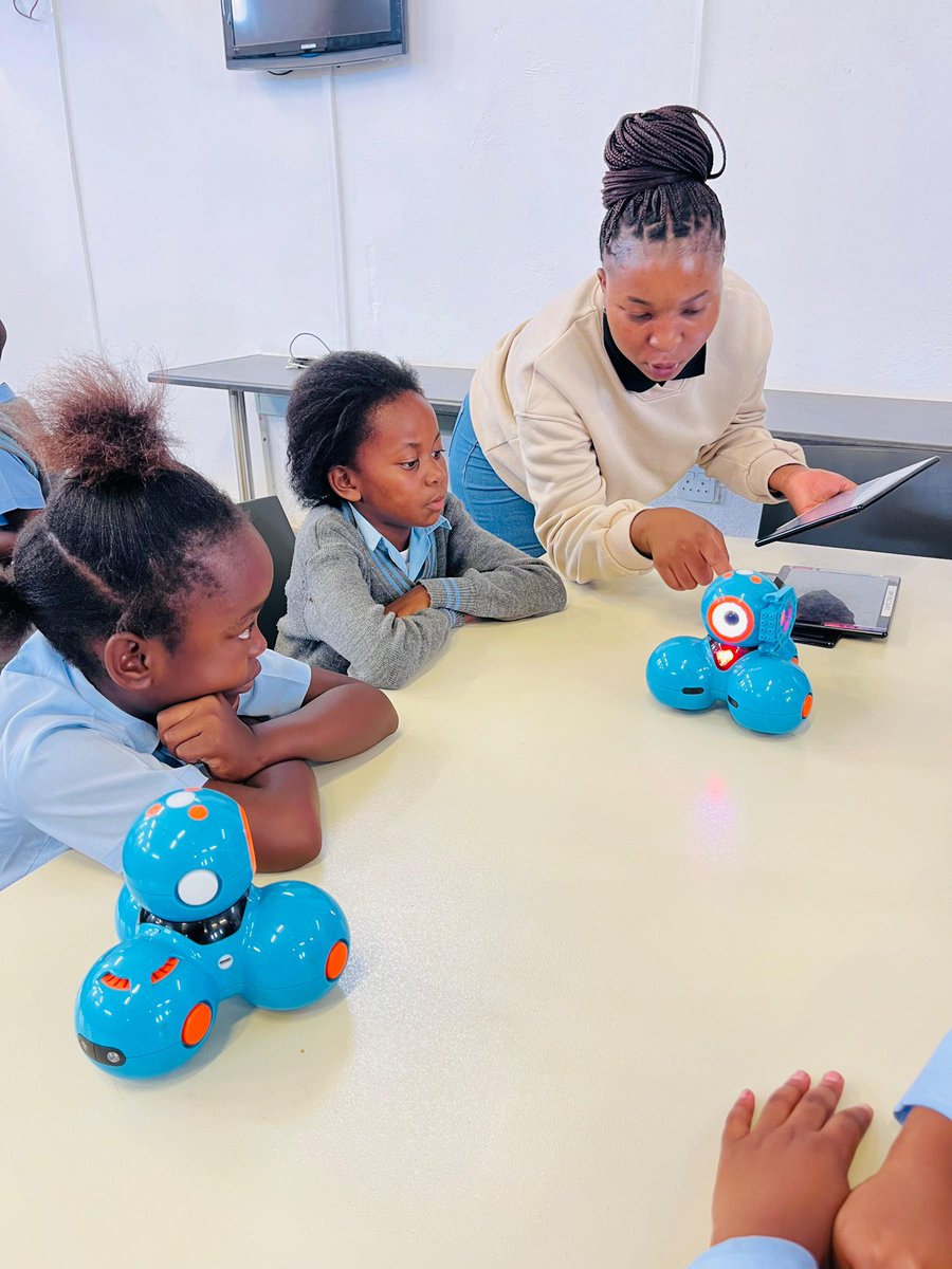 Kate Groch tweet media