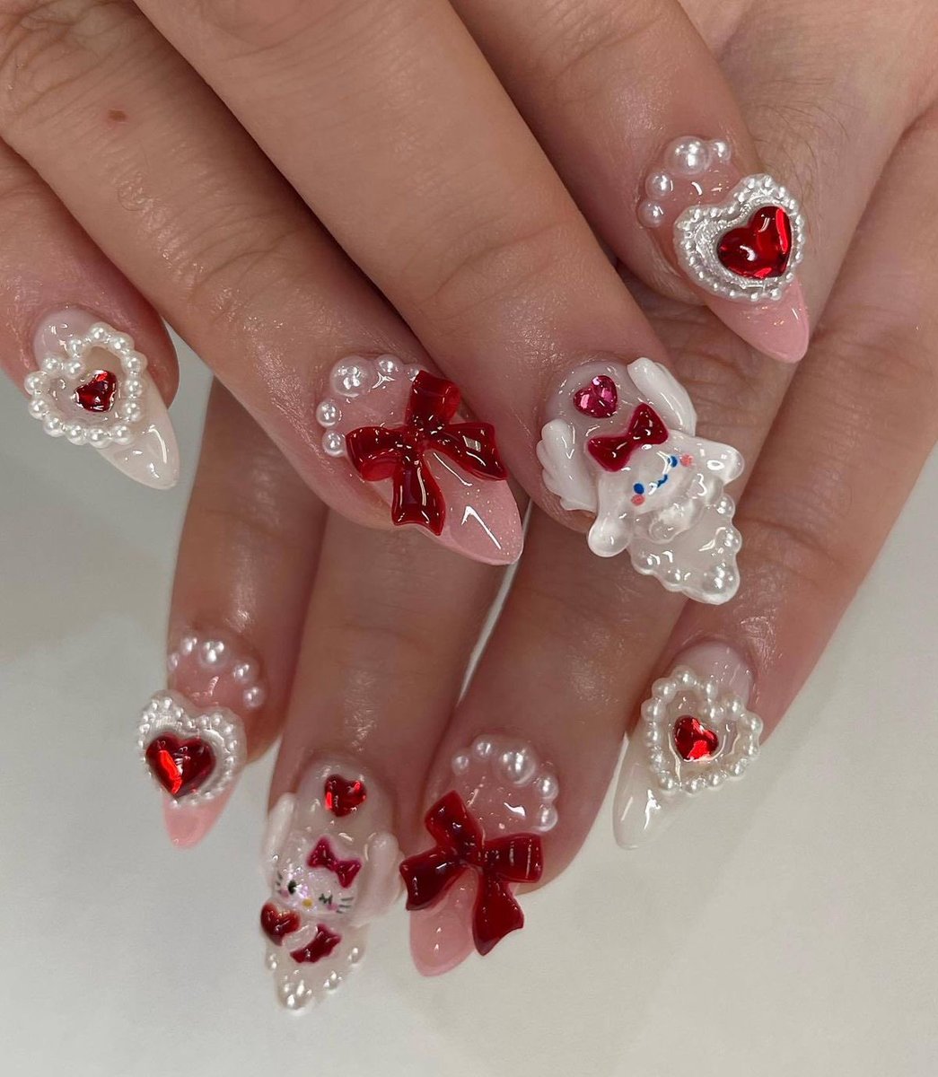 cogiepurin's tweet photo. nunca vão me convencer que unhas maximalistas decoradas são feias https://t.co/uWqOnXrQQI
