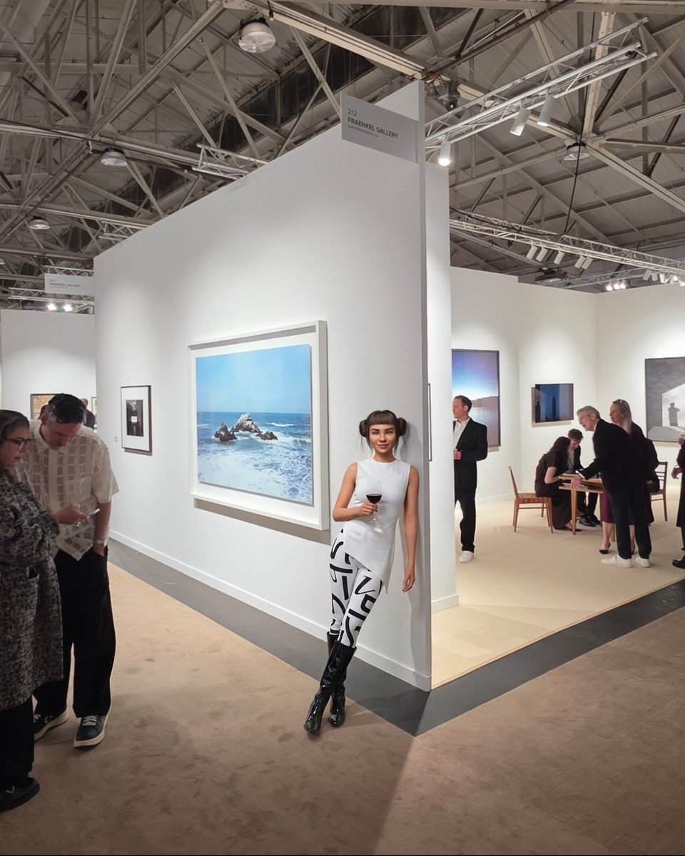 lilmiquela's tweet photo. if you are ever in an inspiration rut, I highly recommend going to see some visual art. it really hits!!! I left #SFArtWeek with a newfound commitment to create and so so many ideas! I 💜 ART 🖼️🎨 https://t.co/C4LmXbrnt9
