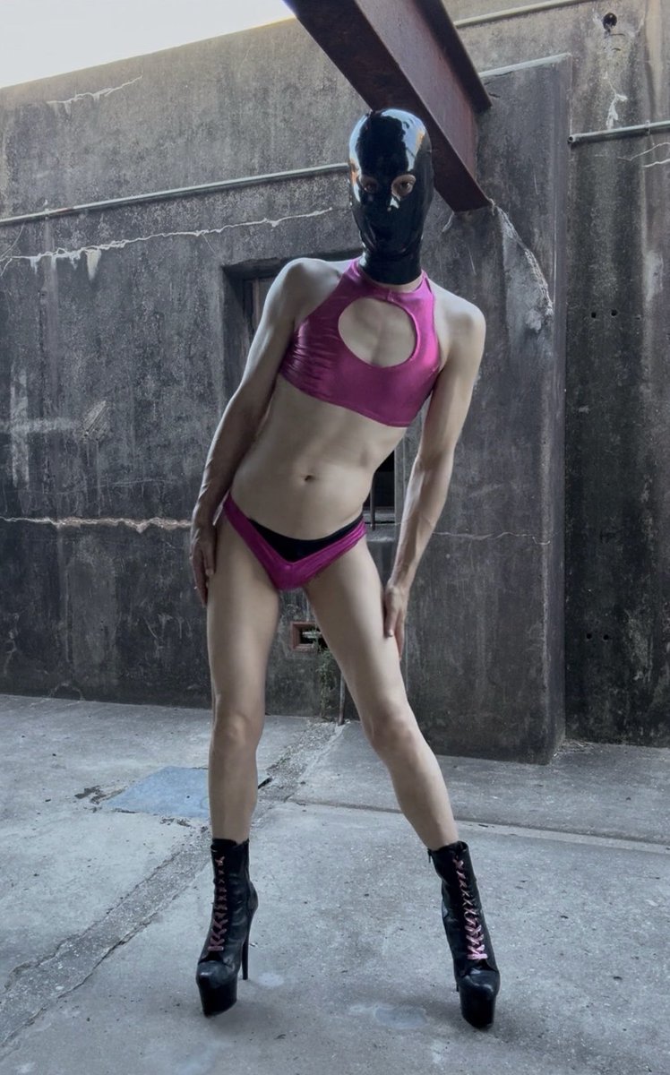 Tezta's tweet photo. I was crazy doing this with people very close-by. Had to dress-up super quick and then change back. Probably the riskiest thing I’ve ever done. #fetish #bdsm #femboy #slut #chudai https://t.co/bKKqjvlAO3