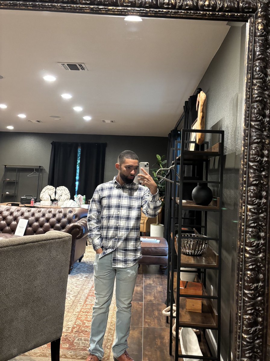 brickzzi's tweet image. Back to square one⬛️