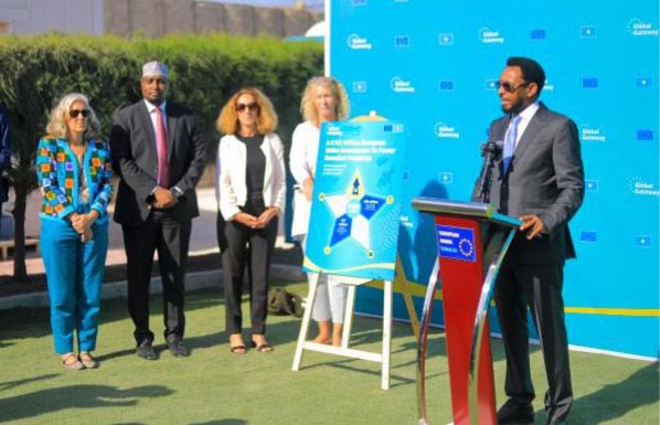 EU_in_Somalia's tweet image. 📢 ✍️Launched today: €102M EU investment to Somalia under #GlobalGateway.

Deputy Director-General at @EU_Partnerships, with Ministers @BihiEgeh and @HonBeenebeene, launched four flagship programmes boosting stability, education, migration management &amp;amp; inclusive growth. 🇪🇺🇸🇴
