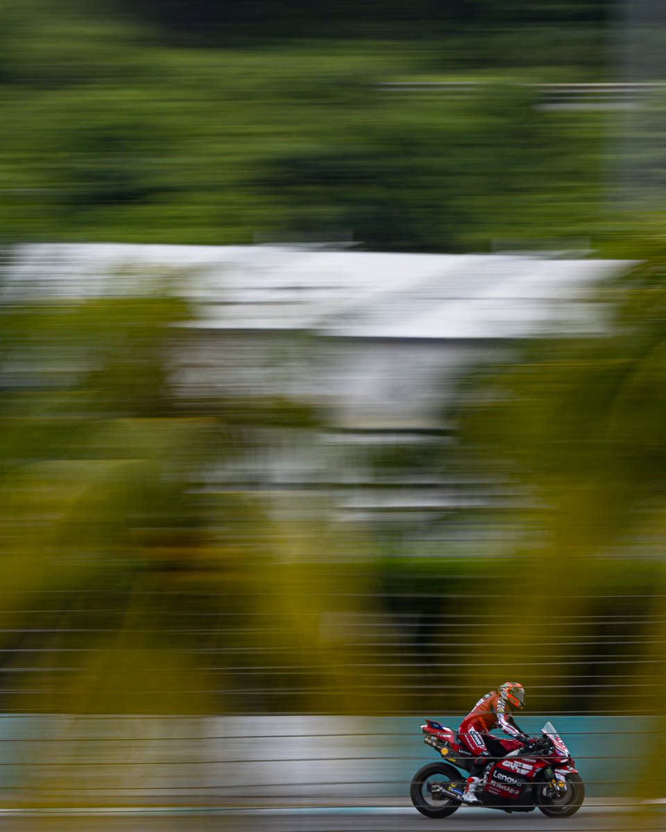 ducaticorse's tweet photo. That feeling… AGAIN! 🔴
➡️ #sepangtest 🇲🇾

#DucatiLenovoTeam #Ducati100 https://t.co/bZVVM5qYwm