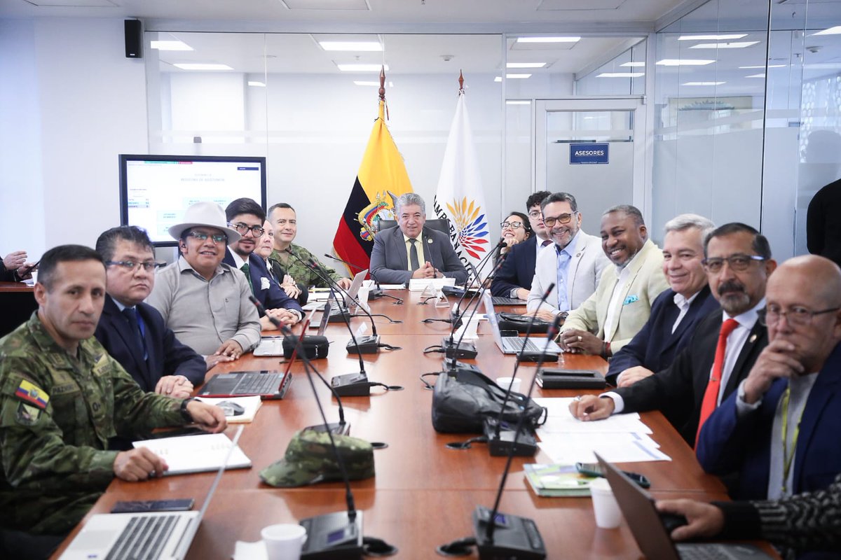 Comisión del Derecho al Trabajo y Seguridad Social tweet media