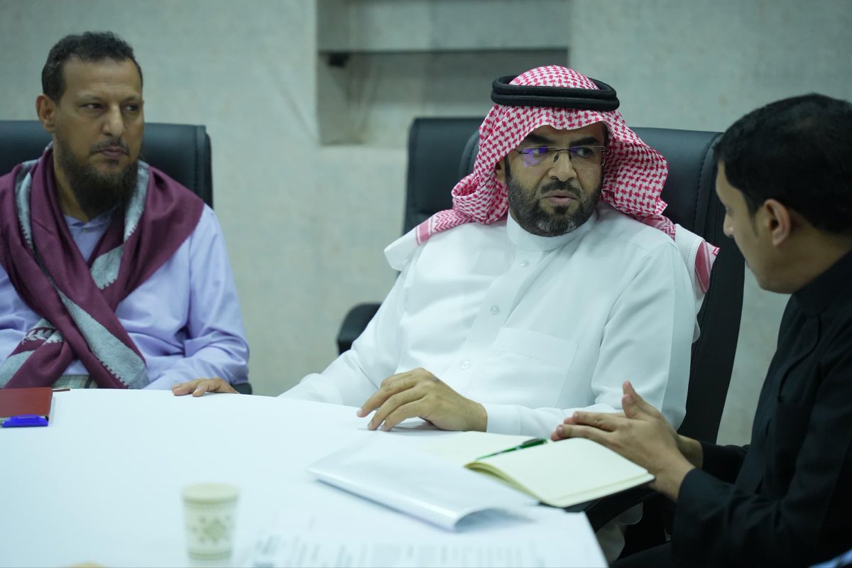 خلال أسبوع عمل وبالتنسيق مع معالي محافظ عدن وبحضور ممثل البرنامج السعودي تشرفت بالاجتماع بالمشرفين على :
١-دار الأيتام ٢-دار المكفوفين ٣-دار المسنين
٤-دار الأحداث ٥-الطفولة الآمنة ٦-مركز الأطراف الصناعية ٧-مستشفى الأمراض النفسية ٨-جمعية أطفال عدن للتوحد ٩- نخبة من التربويين