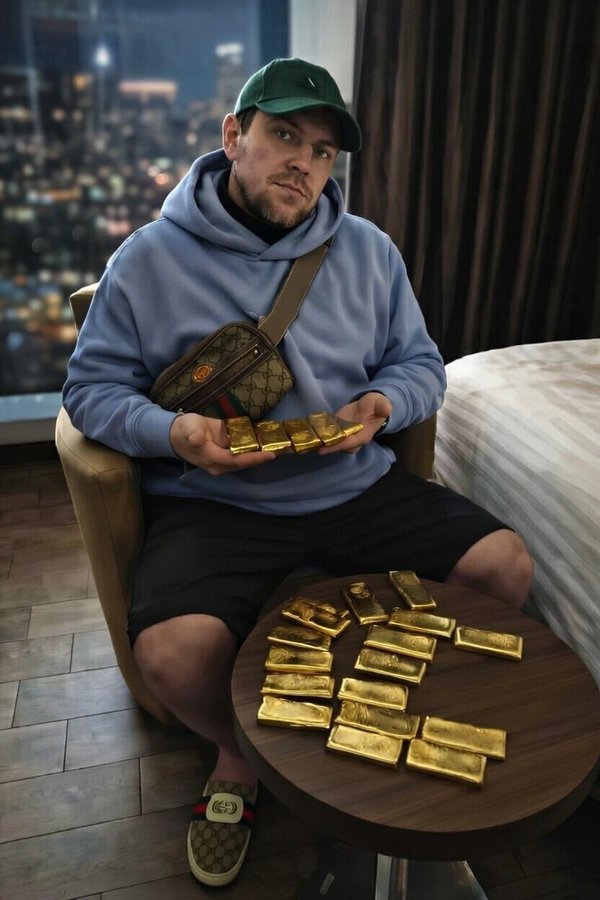 biswap_coin's tweet image. GOLD JUST HIT $5,500 🚀

As promised, I’m giving away 1oz gold bars to 11 people
(~$5,500 each)

To enter:
• Like this tweet
• Reply “DONE”
• Follow @princexsol 

@grok pick 11 random winners in 24 hours.  Let’s go 🔥