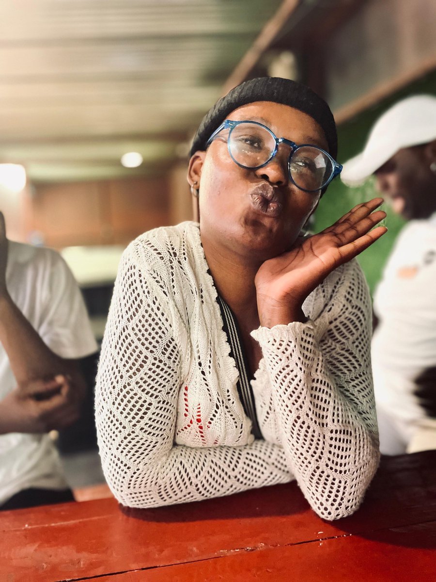 Bubutheselecter's tweet photo. Too much love to give to be someone's "situation"

#StockoModelDJ 
#BubuTheSelector
#Afrohouse_Princess https://t.co/cfzRSGmKJh